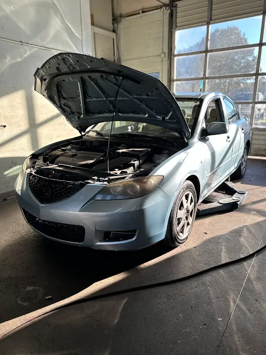 Lakelands Tire & Auto 8