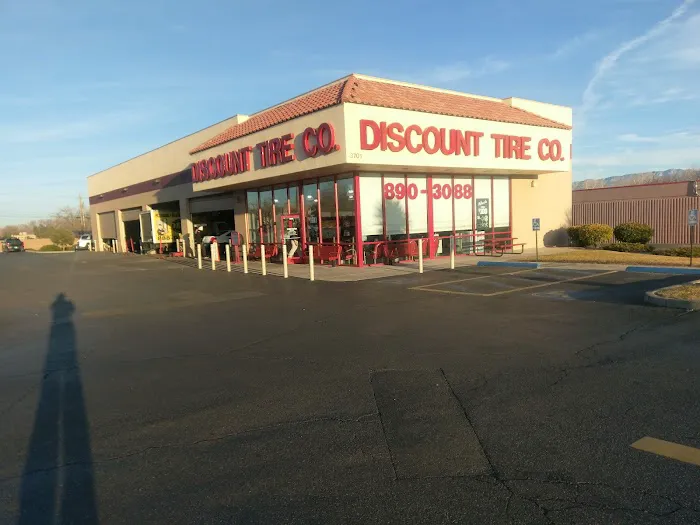 Discount Tire 0