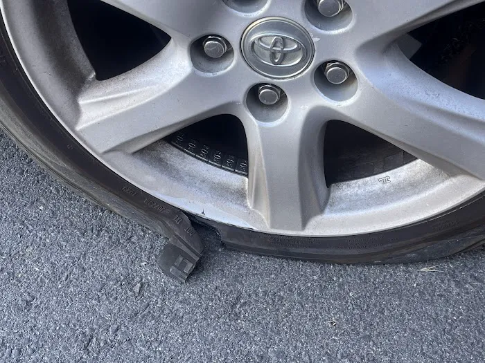 Xpress Mobile Tire & Roadside Assistance 4