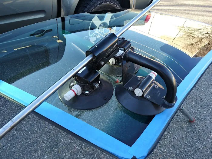 Alonso's Auto Glass 0