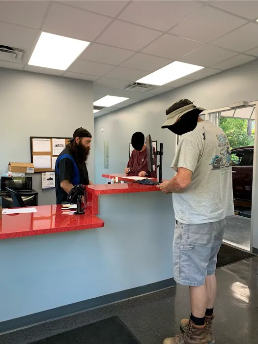 Strickland Brothers 10 Minute Oil Change and Inspection Station