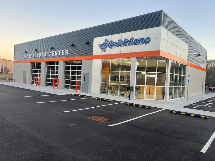 Quick Lane at Jacky Jones Ford of Hayesville 7