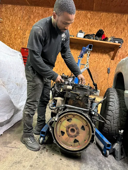 Lloyd's auto repairs 4