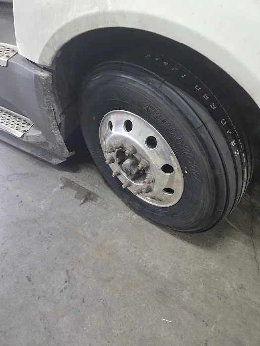 Speedco Truck Lube and Tires 5