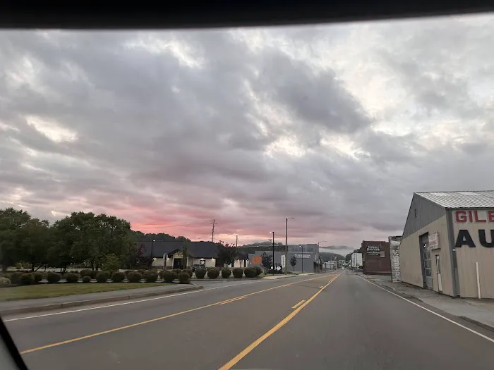 Giles Auto Store 0