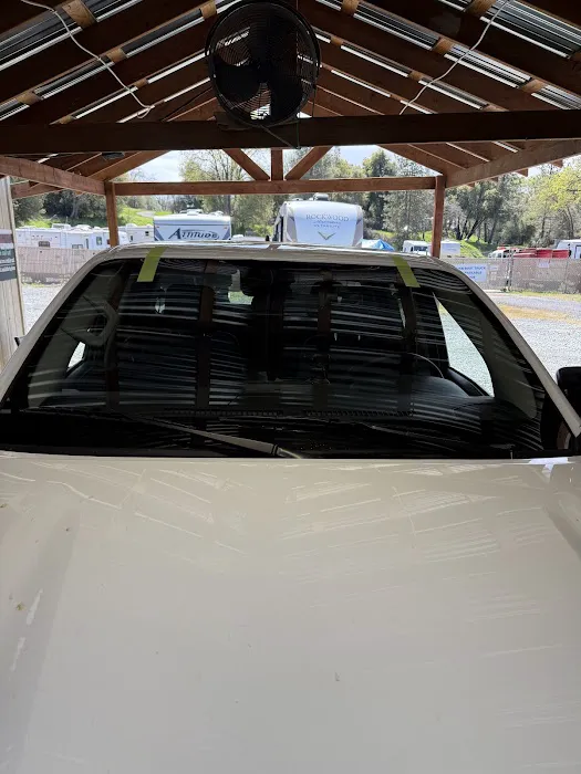 Low Cost Auto Windshield Repair and Replacement 0