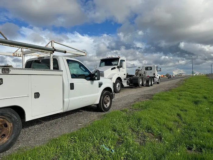 Top Source Truck and Trailer Repair 0