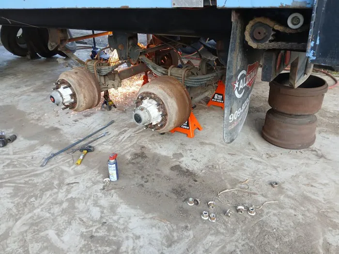 Castro's Truck & Tire Service 2