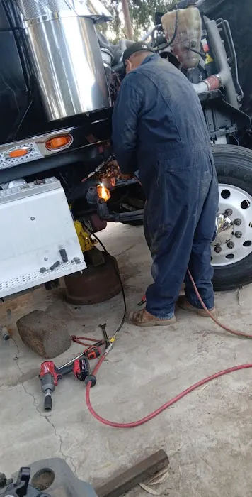 Castro's Truck & Tire Service 3