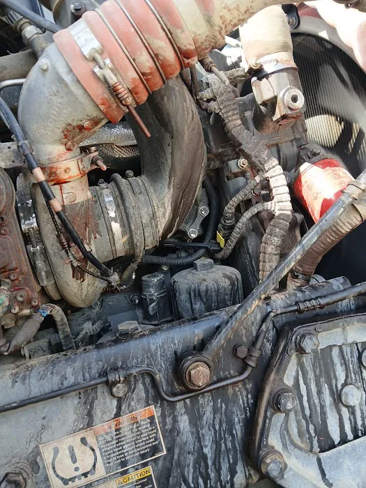 Castro's Truck & Tire Service 4