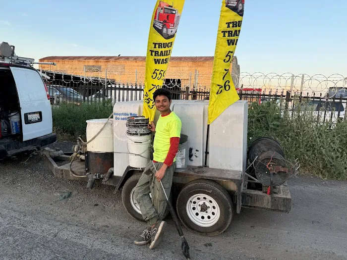 Mobile Truck Trailer wash & Repair 8