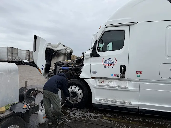 Mobile Truck Trailer wash & Repair 5