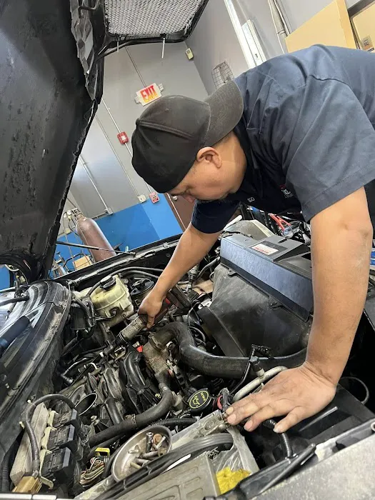 DIAZ AUTO SERVICE & MUFFLERS 0