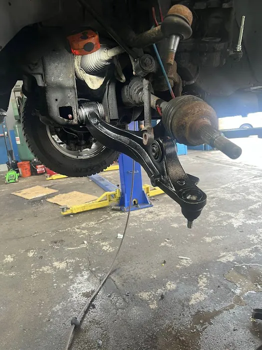 DIAZ AUTO SERVICE & MUFFLERS 5