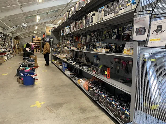 Apple Valley Discount Store 6