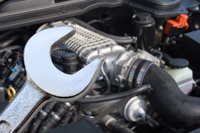 Ben's Auto Body Shop Specialists 6