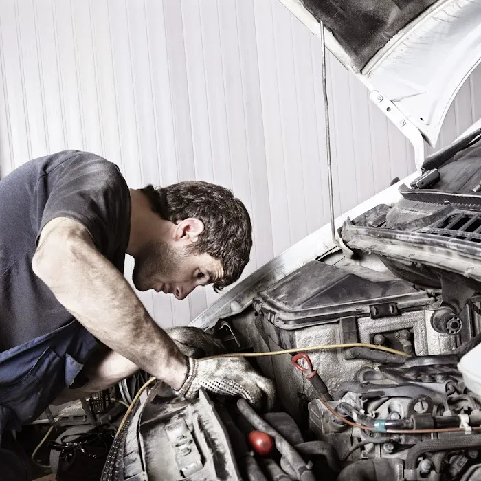 Ben's Auto Body Shop Specialists 5