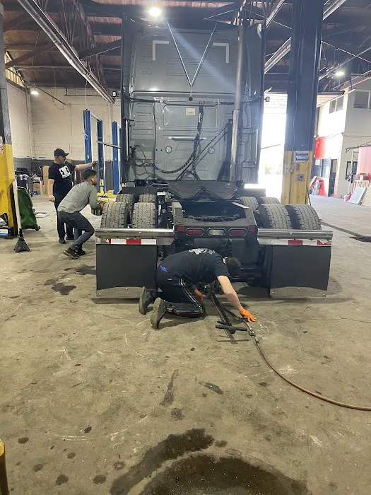 A&A Truck Trailer Services 1