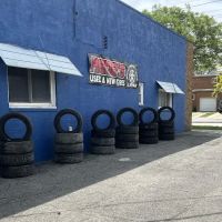 Redds tires rockside