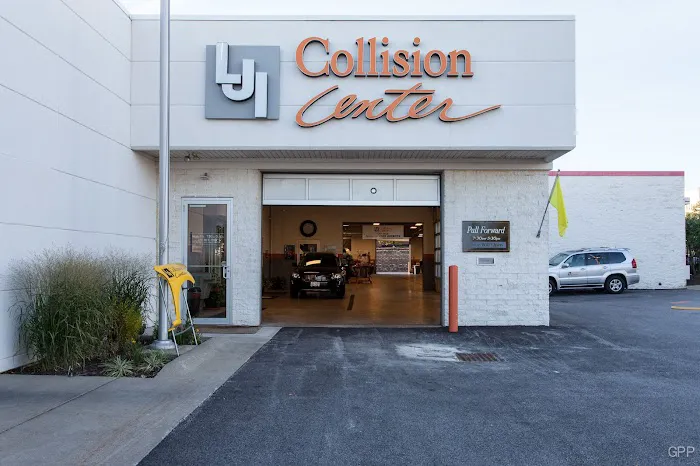 LJI Collision Center Beachwood 4