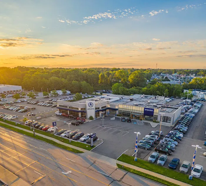 Motorcars Volvo Service Center 8