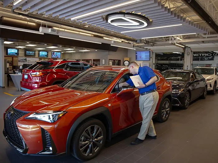 Metro Lexus Service Center 1