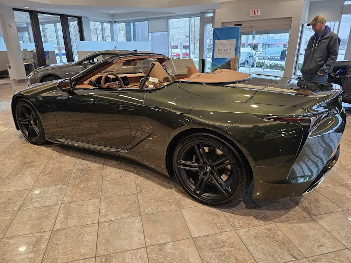 Metro Lexus Service Center 6