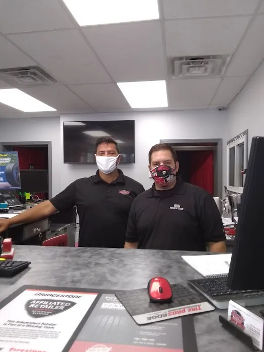 Van's Auto Service & Tire Pros N. Ridgeville 8