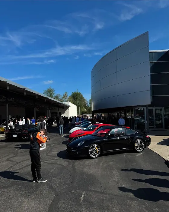 Mercedes-Benz of North Olmsted Service & Parts 4
