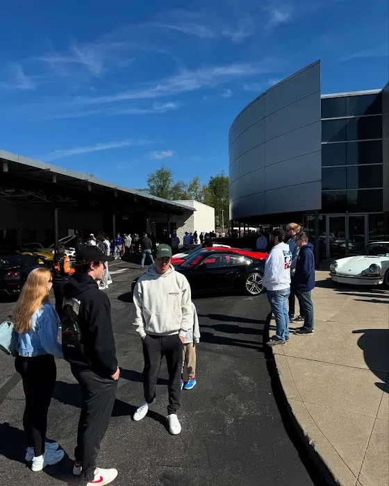Mercedes-Benz of North Olmsted Service & Parts 9