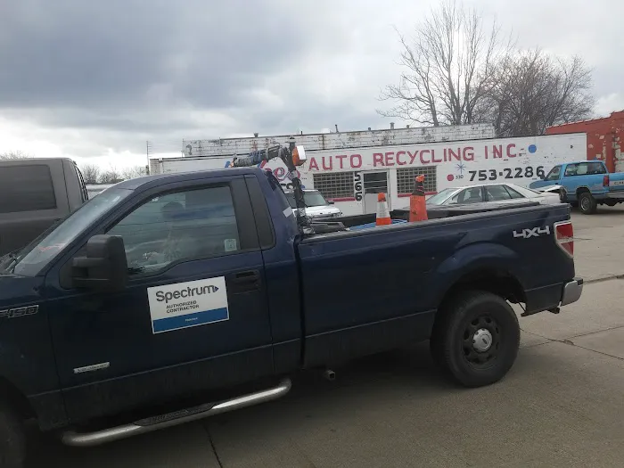 Lake's Auto Recycling 0