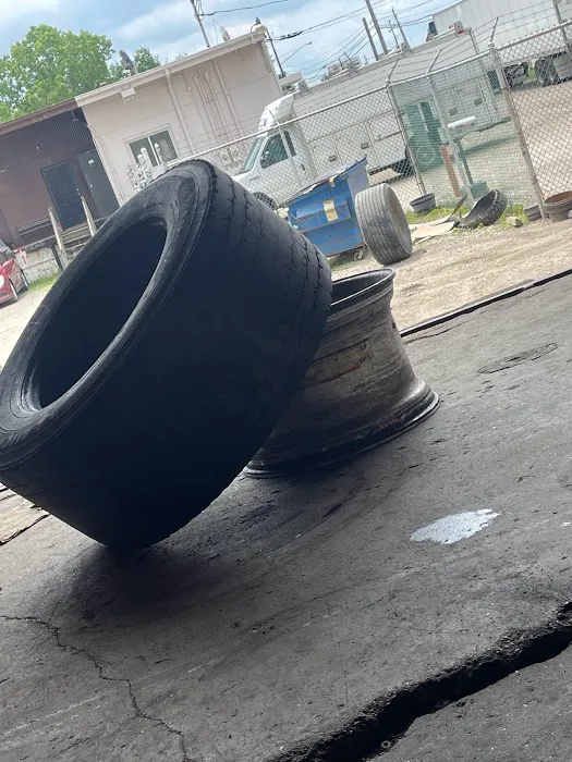 Kelly Tire & Truck Repair (Commercial Tires only) 2