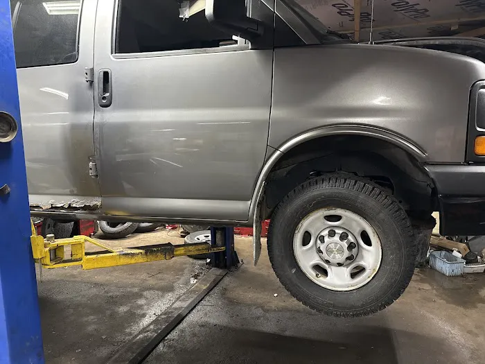 BRONSON’S AUTO REPAIR & AIR CONDITIONING 3