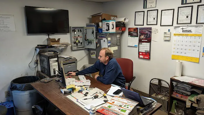 JR's Auto Service & Repair, LLC 0