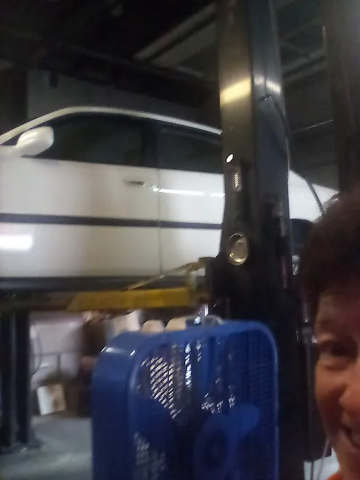 Desanto's Auto Repair 1