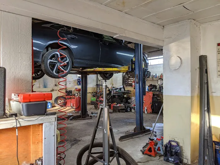 Gruzosky Auto Service 1