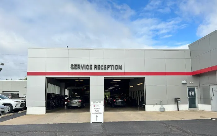 Toyota of North Canton Service Center 1