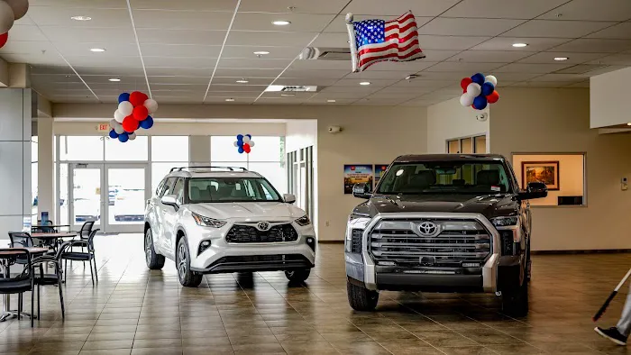 Toyota of North Canton Service Center 4