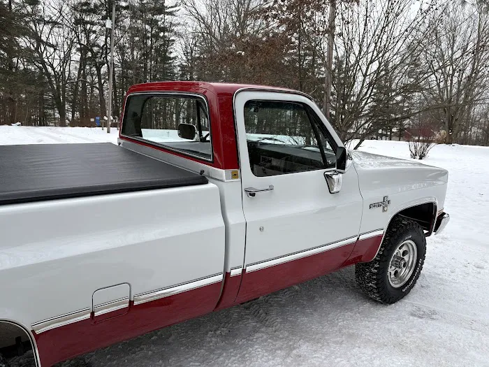 Knapp's Collison & Weiss Motors 6