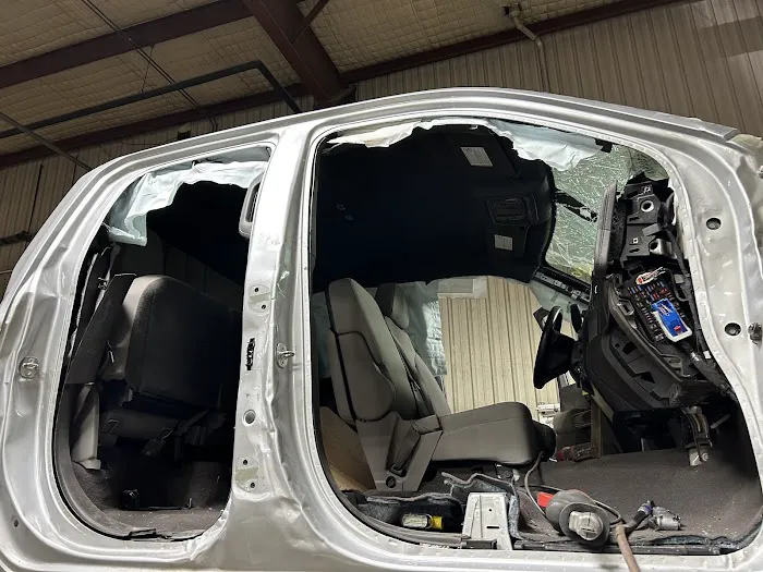 Andy's Auto Body 4