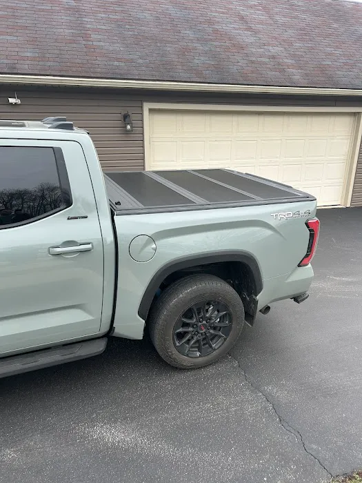 Henley's Truck Accessory Store 4