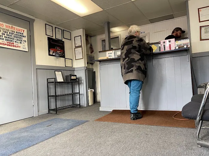 Uneeda Tire And Car Care Center 3