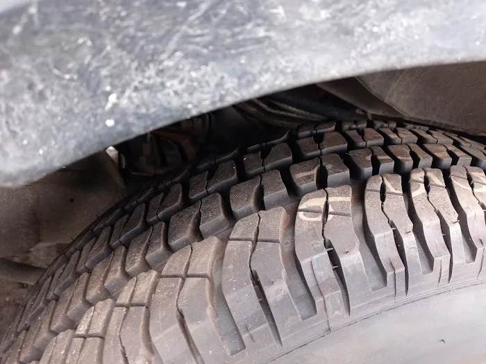 J R TIRE & AUTO SERVICE 0