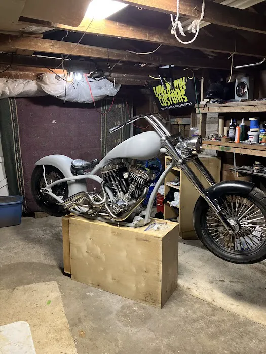 Lowbrow Customs 0