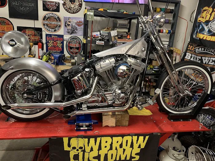 Lowbrow Customs 7