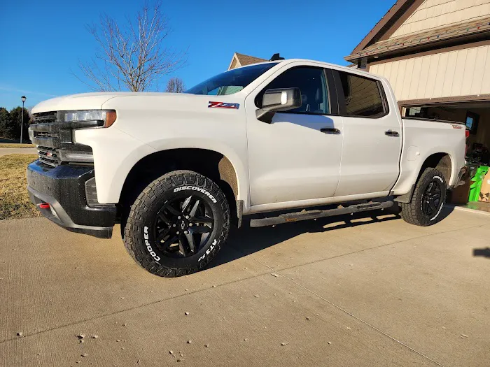 Ackerman Auto and Tire 8