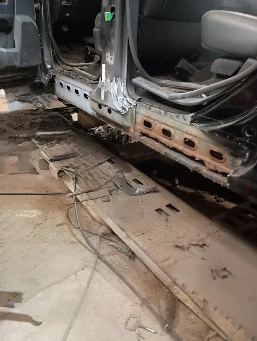 Curly's Body Shop LLC 4