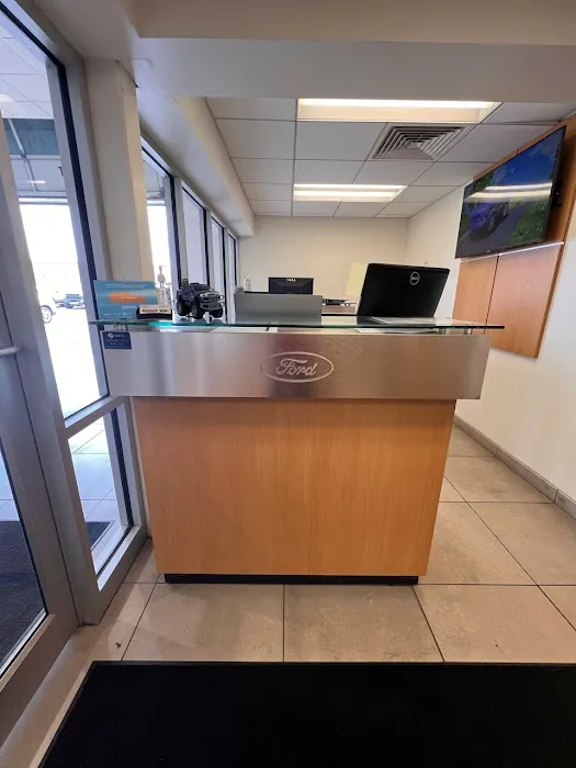 Montrose Ford Service Department 0