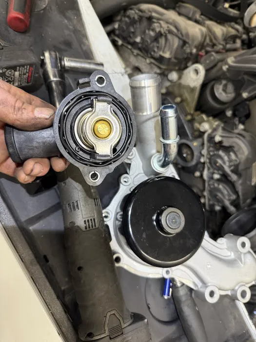Hall's Automotive LLC 3
