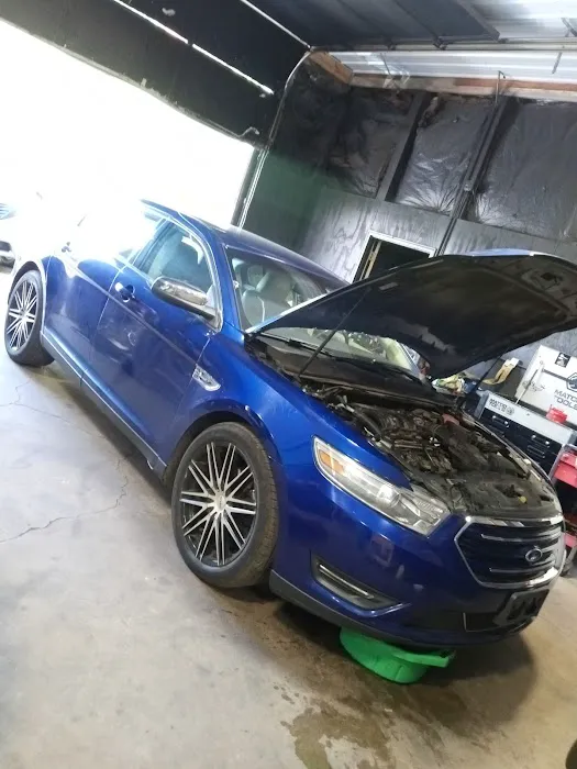 Bohemios Speed Shop 8